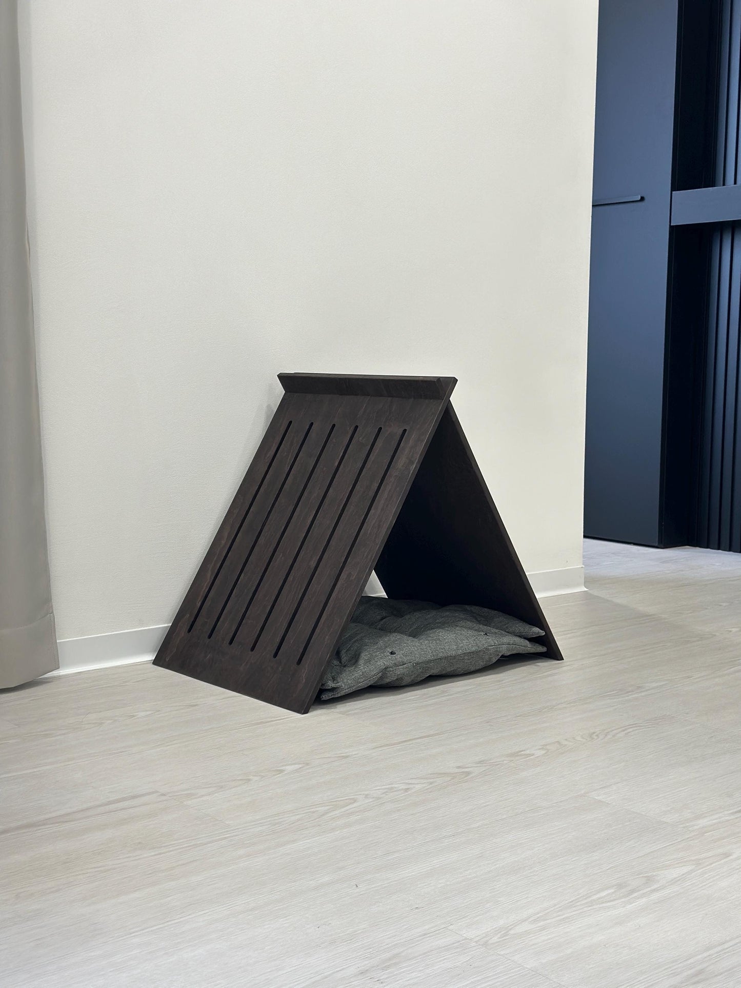 Christmas Eco Friendly Dog House. Dog Crate Modern Dog Pet Furniture Bed Indoor Dog House Personalized Dog House Puppy House Dog Furniture