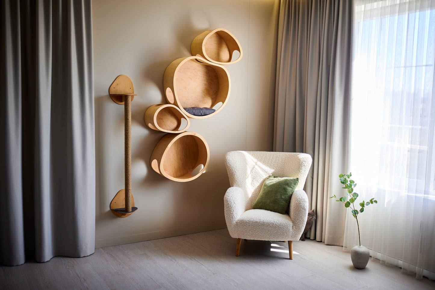 Organic-Shaped Cat Wall Furniture Set with 4 Cat Houses & XL Scratching Post